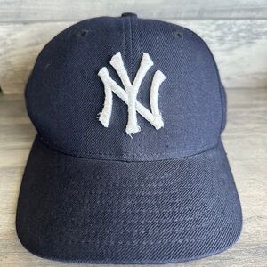 New York Yankees New Era Wool Fitted Cap Mens Size 7 1/4 Pro Model Black VTG EUC
